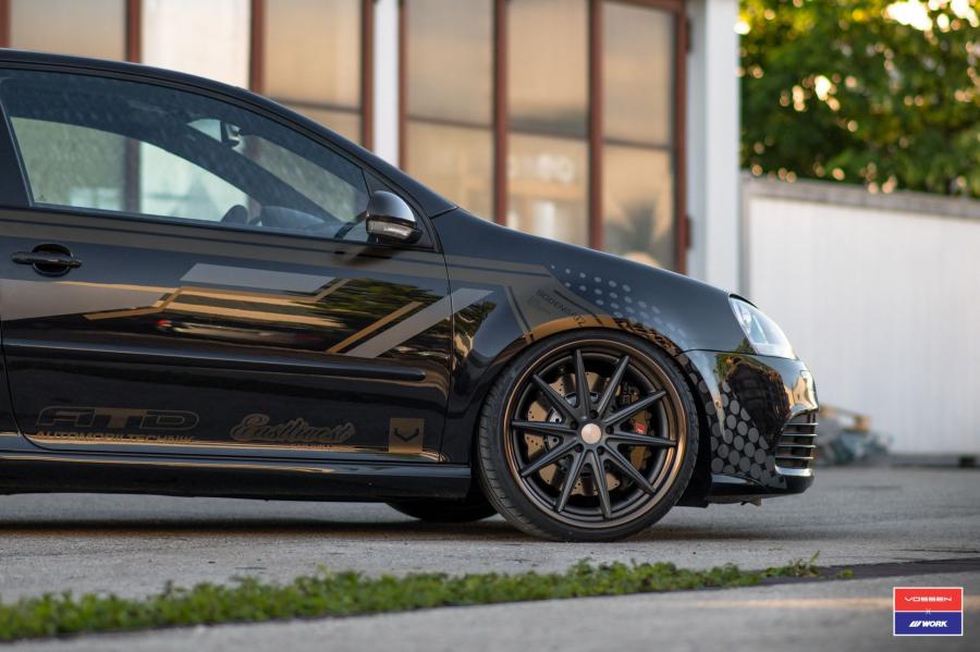 Детали экстерьера Volkswagen Golf R on Vossen Wheels (VWS-1) 2017 года  (фото 4 из 25)